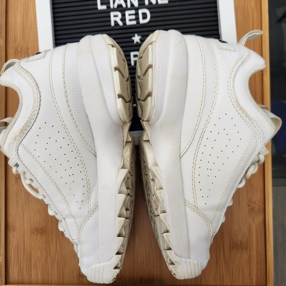 Fila Women’s Disruptor Sneaker - Picture 4 of 16